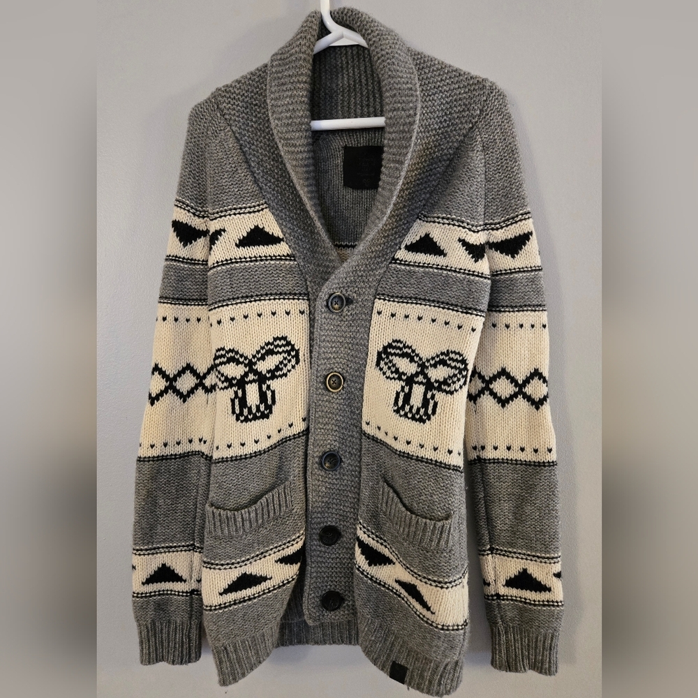 Aritzia TNA Lamb Wool Knit Cardian Sweater Womens Size‎ Small Grey Geometric
